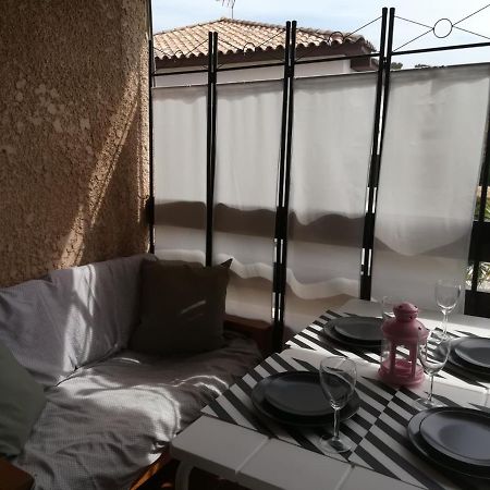 Appartement terrasse vue mer, plage gorguette à 1 minute à pied, wifi,clim, parking clos privatif Sanary-sur-Mer Esterno foto